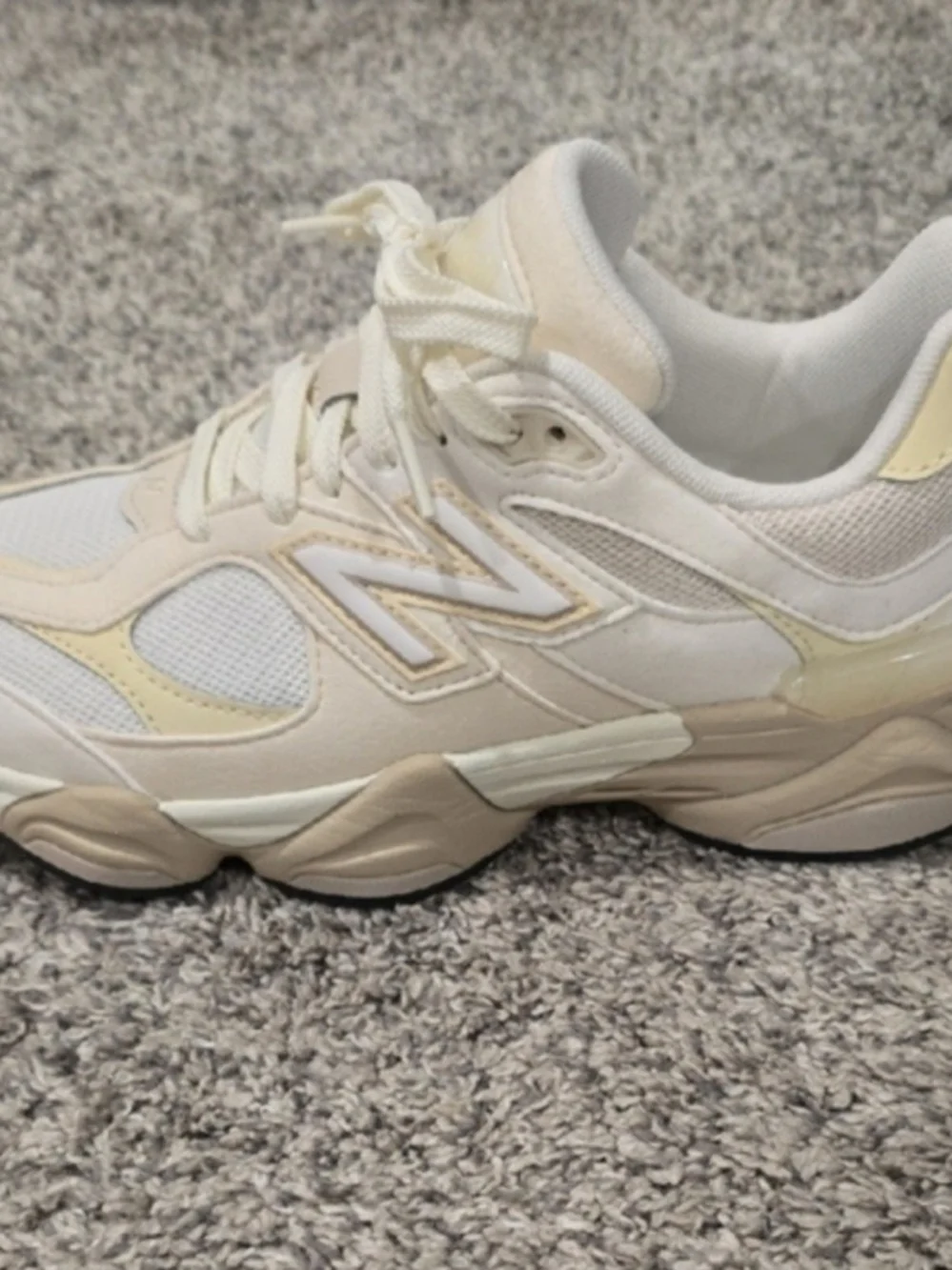 New Balance Women's White and Beige Athletic Trainer